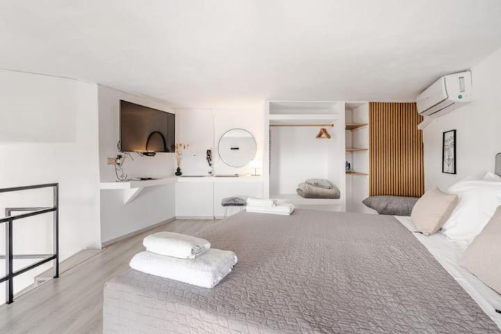 Euphoria Suites & Deluxe Studios Fira  Luaran gambar