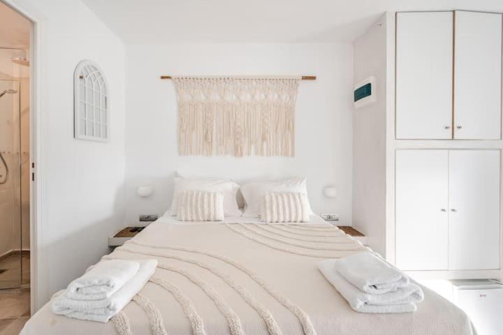 Euphoria Suites & Deluxe Studios Fira  Luaran gambar